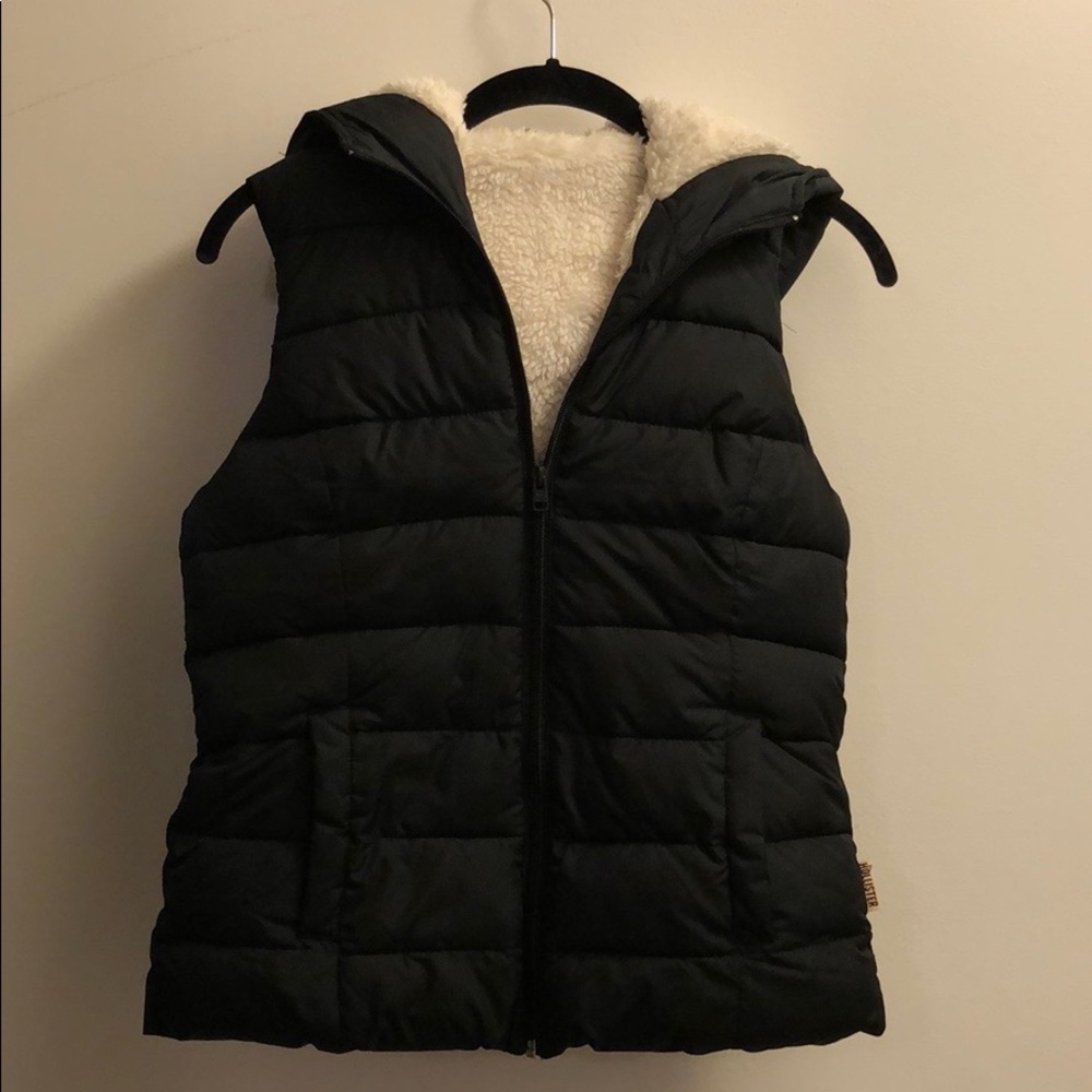 Hollister puffer vest